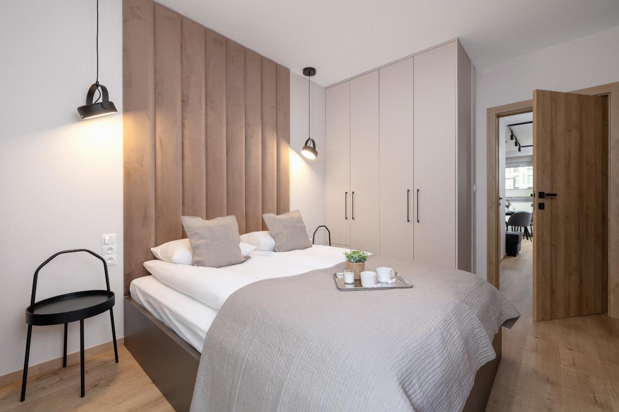 Bright Apartment In Krakow With Garden, Air Conditioning, Parking And Desk By Renters Prestige Exteriér fotografie