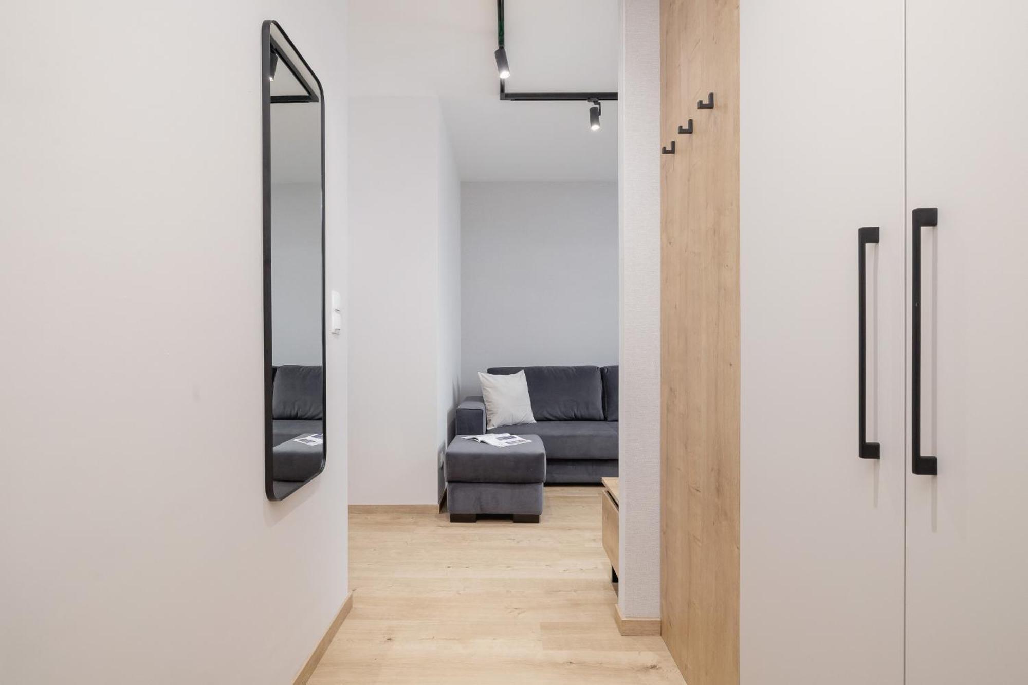 Bright Apartment In Krakow With Garden, Air Conditioning, Parking And Desk By Renters Prestige Exteriér fotografie