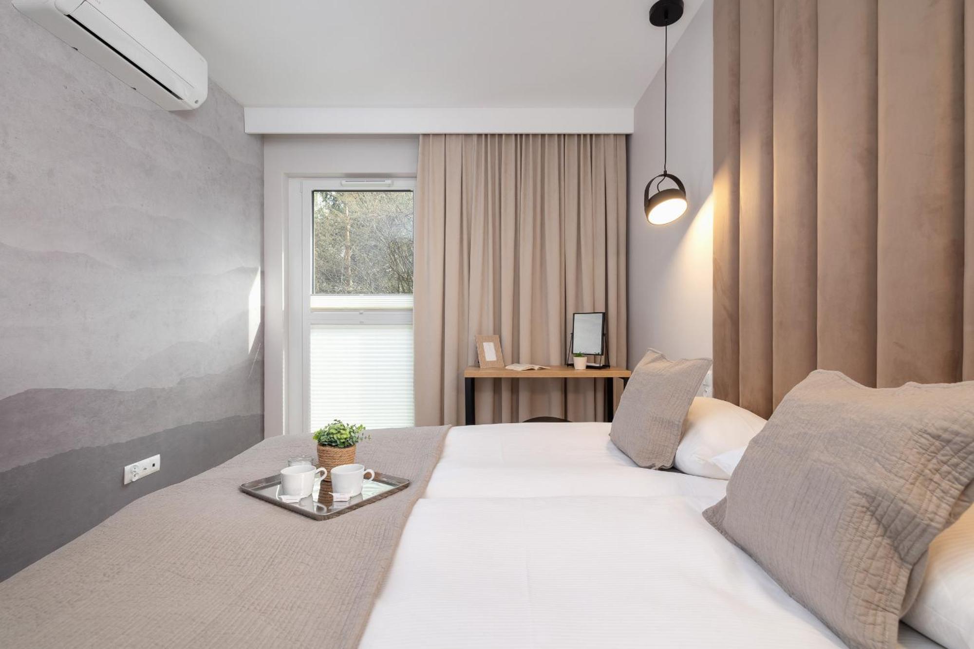 Bright Apartment In Krakow With Garden, Air Conditioning, Parking And Desk By Renters Prestige Exteriér fotografie