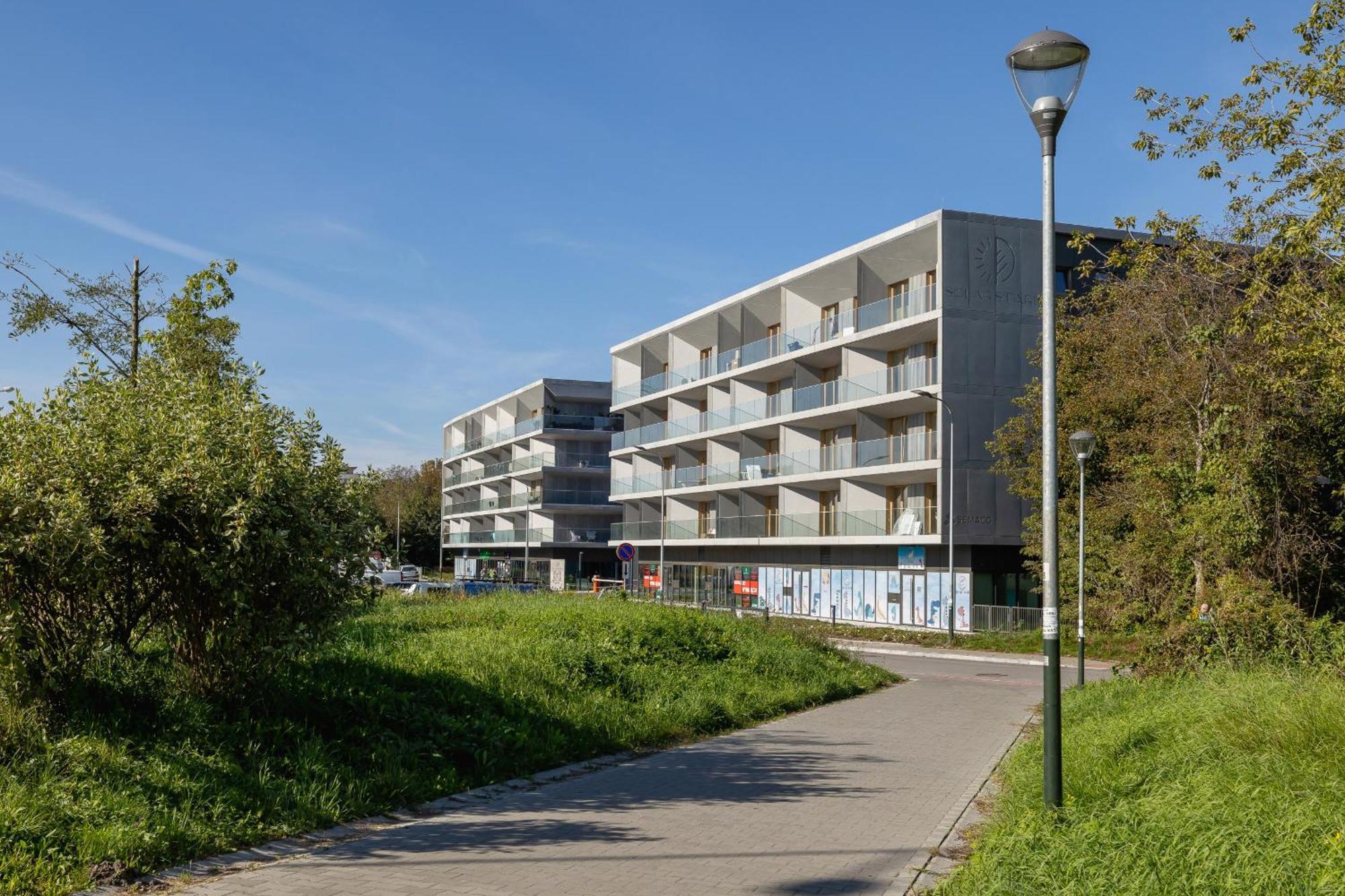 Bright Apartment In Krakow With Garden, Air Conditioning, Parking And Desk By Renters Prestige Exteriér fotografie