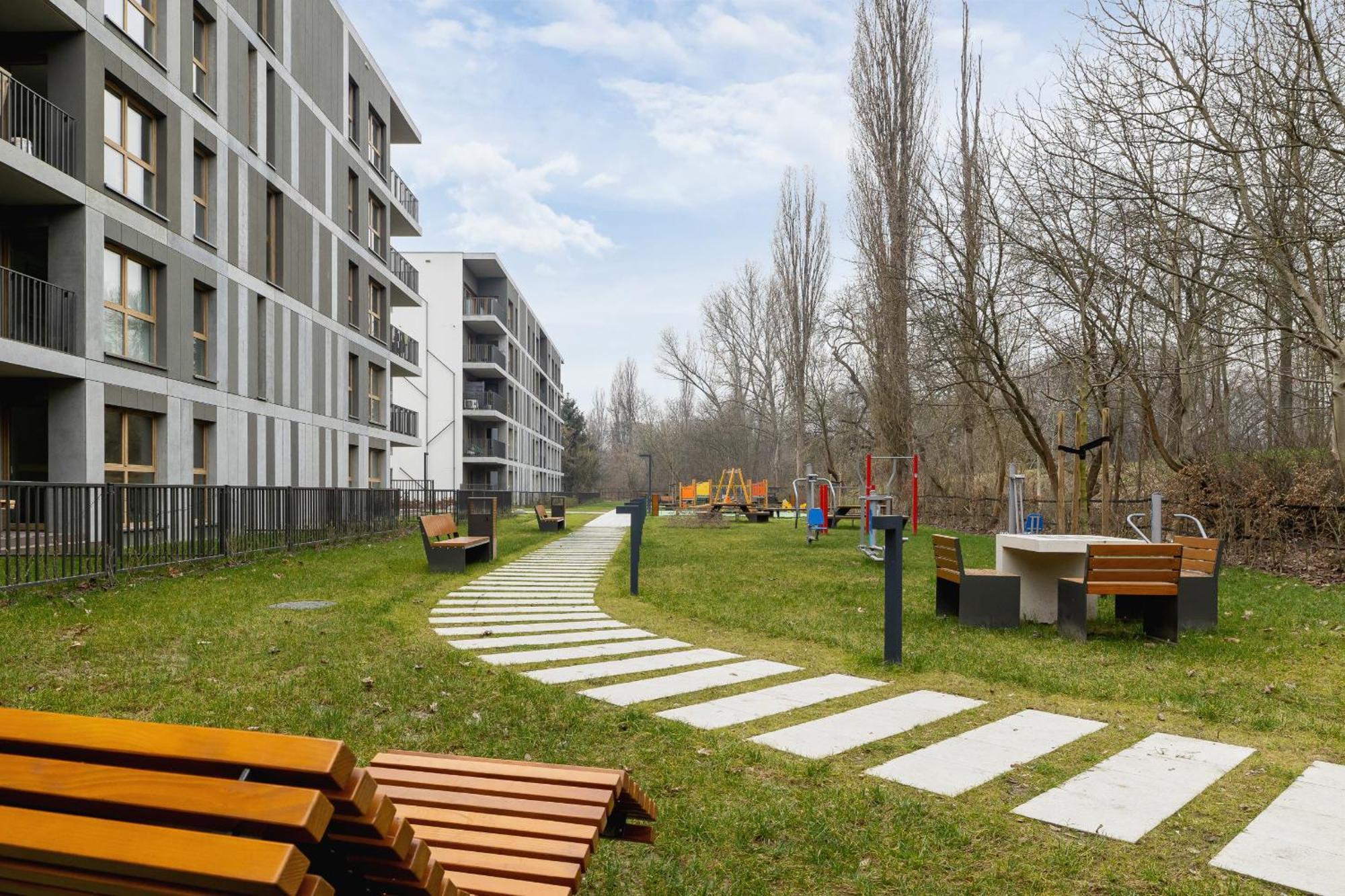 Bright Apartment In Krakow With Garden, Air Conditioning, Parking And Desk By Renters Prestige Exteriér fotografie
